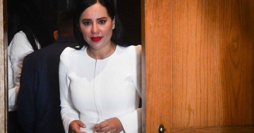 Alcaldesa Sandra Cuevas se desvincula de expareja encarcelada