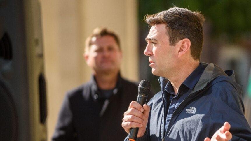Andy Burnham aspira a liderar el Partido Laborista tras renuncia de Starmer