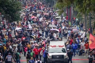 Anticipan llegada al partido inaugural por protestas y cierres de la CNTE