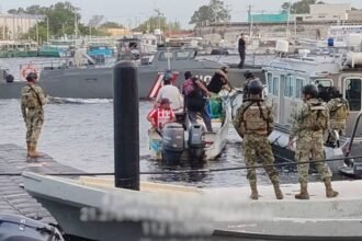 Aseguran embarcación con combustible para pesca submarina ilegal en Yucatán