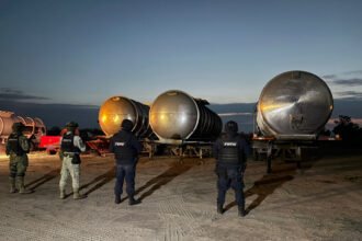 Aseguran seis autotanques con residuos de hidrocarburo en Manuel Doblado