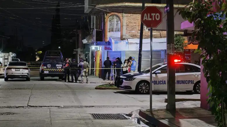 Asesinan a motociclista en la colonia León I; cuerpo hallado en su moto