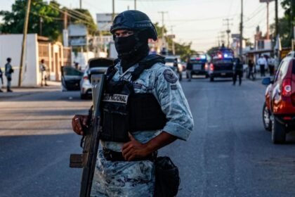 Ataque a fuerzas de seguridad en Mazatlán durante operativos de vigilancia.