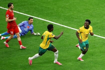 Australia triunfa ante Turquía con su goleador más joven en Mundiales