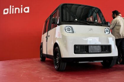 Auto eléctrico de bajo costo desarrollado por el gobierno.