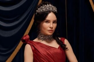 Belinda deslumbra en su debut como Carlota de Habsburgo