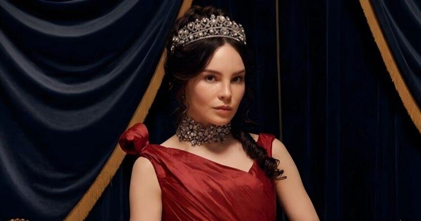 Belinda deslumbra en su debut como Carlota de Habsburgo