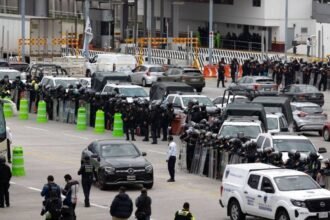 Bloqueo de normalistas causa cierre de caseta en México-Cuernavaca