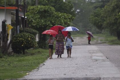 boris pierde fuerza pero persisten lluvias intensas en el pacifico Boris pierde fuerza, pero persisten lluvias intensas en el Pacífico.