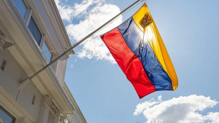 Canadá considera reabrir embajada en Venezuela tras años de cierre.