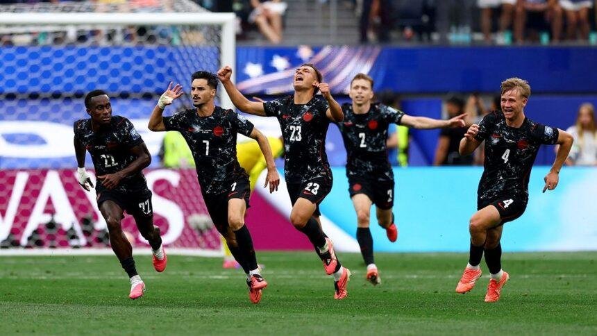 Canadá hace historia al vencer a Sudáfrica y avanzar a Octavos