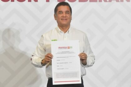 Carlos Puente se registra como aspirante de la 4T para gobernar Zacatecas