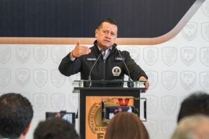 Carlos Torres Piña solicita licencia en la FGE para unirse a Morena