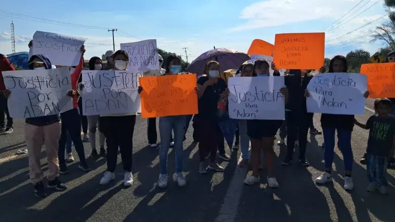 Celaya: Bloqueo en vía Juventino Rosas afecta tráfico local