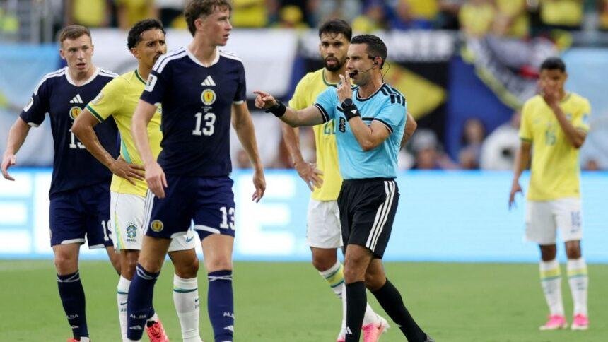 César Ramos se convierte en el árbitro mexicano con más partidos en Mundiales