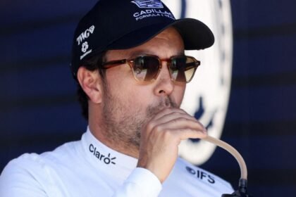 checo perez saldra desde la posicion 19 en el gran Checo Pérez saldrá desde la posición 19 en el Gran Premio de Barcelona