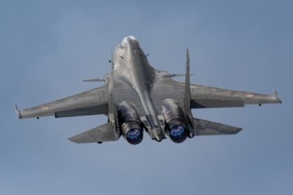 Cinco integrantes de la Fuerza Aérea India fallecen en accidente durante entrenamiento.