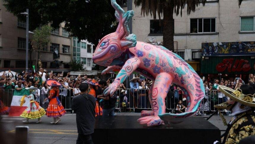 Clara Brugada es abucheada en el Gran Desfile Mundialista en Reforma