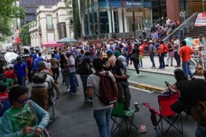 CNTE finaliza movilizaciones en CDMX y regresa a campamento en el Zócalo