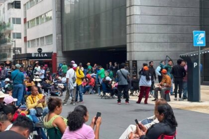CNTE ocupa Afore en CDMX tras diálogo inconcluso con Gobernación