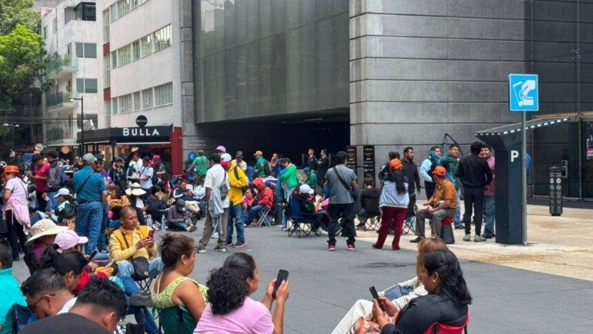 CNTE ocupa Afore en CDMX tras diálogo inconcluso con Gobernación