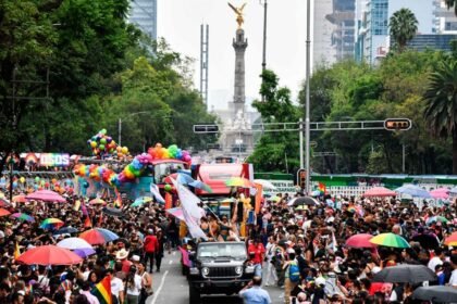 Colectivos LGBT+ solicitan acceso al Zócalo de la CDMX durante Fan Fest