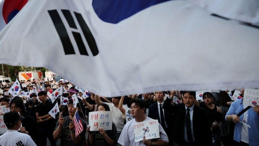 Corea del Sur investiga escasez de papeletas en elecciones locales recientes