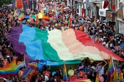 Cuarenta detenidos en Turquía durante marcha del Orgullo LGBT+ prohibida desde 2015