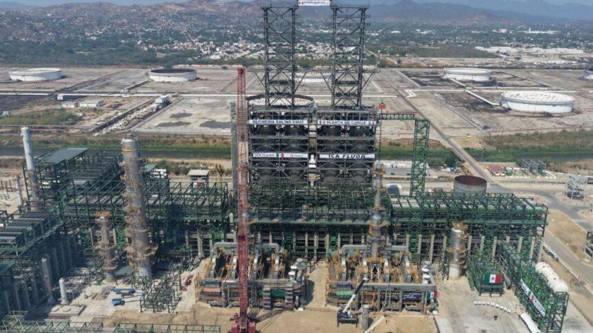 Derrame de combustóleo en refinería de Salina Cruz, confirma Pemex.