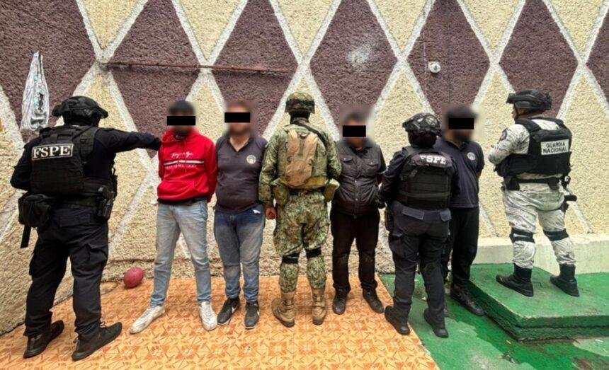 Detienen a cuatro presuntos integrantes de grupo delictivo en estado.
