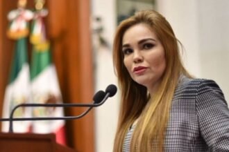 Diputada priista recibe corona fúnebre; GN aclara protección solo en actos oficiales.