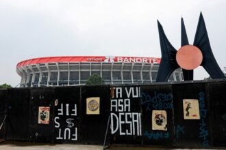 Dueños de palcos en Estadio Azteca amenazan con frenar inauguración del Mundial