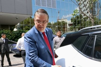 Ebrard y Citlalli dialogan sobre el proyecto 2030 en política actual