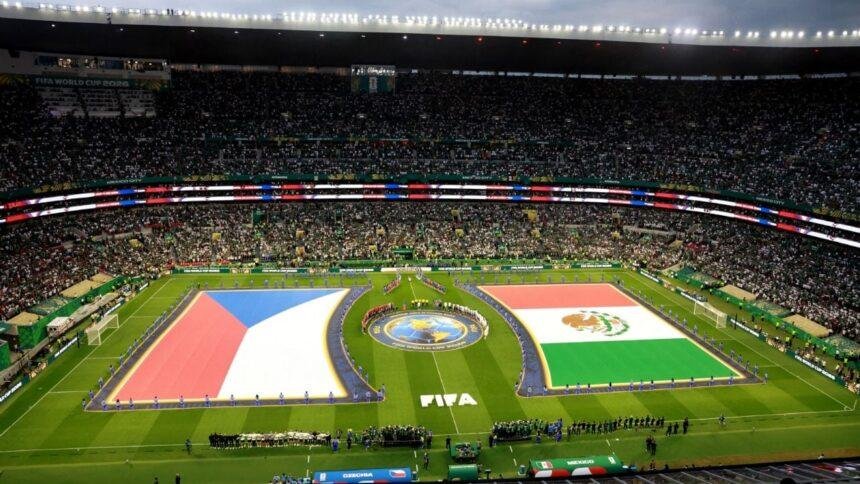 El Himno Nacional Mexicano resuena en el Estadio Azteca antes del Tri