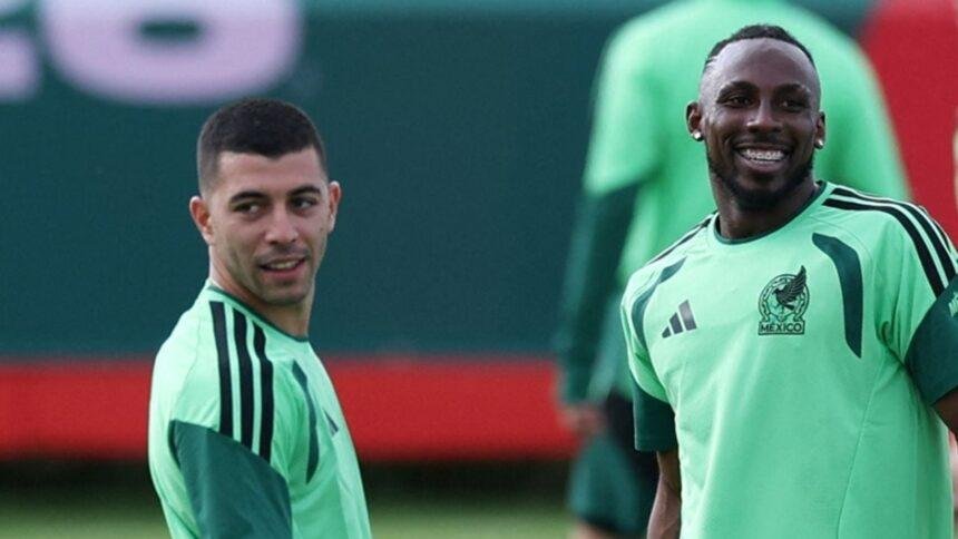 Erik Lira sorprende en entrenamiento tras curioso incidente con el balón