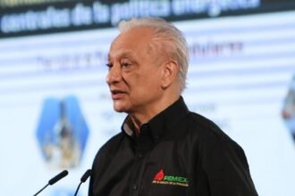 Esposa del exdirector de Pemex denuncia intentos de silenciar su denuncia de violencia.
