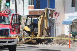 Evacuación de vecinos tras ruptura de tubo de gas en Irapuato