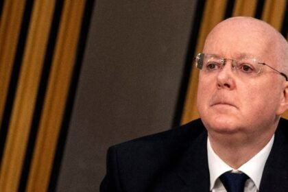 Exesposo de exministra escocesa condenado a más de cinco años de prisión.