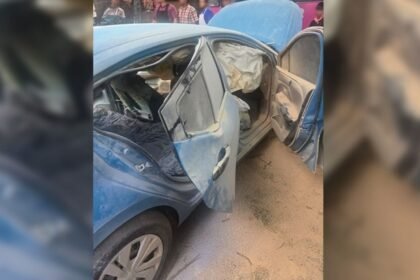 Explosión en automóvil deja heridos a padre e hijo en Tacubaya