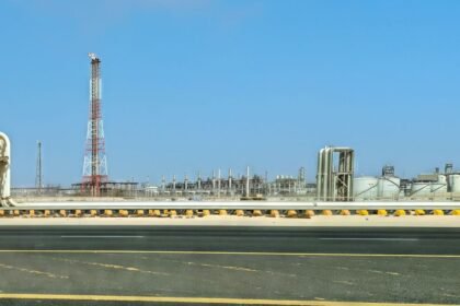 Explosión en fábrica de Qatar deja varios heridos en zona industrial