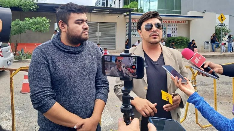 Familia homoparental en León denuncia hostigamiento por parte de activista.