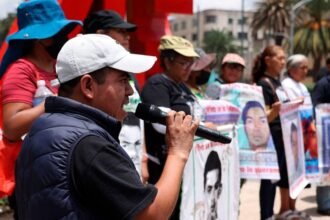 Familiares de los 43 desaparecidos cancelan reunión con Segob por falta de condiciones.