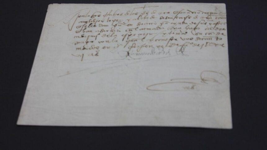 fbi devuelve a mexico documento historico de hernan cortes robado FBI devuelve a México documento histórico de Hernán Cortés robado hace 30 años