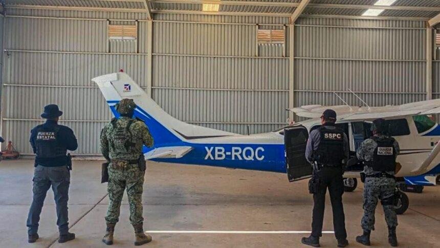 Fuerzas federales incautan avioneta con 25 kilos de cocaína en Baja California