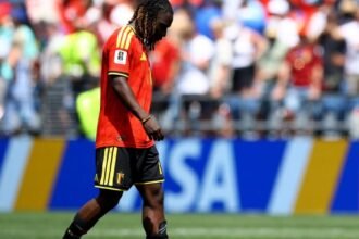 Futbolista inglés defiende a Jérémy Doku por asistir al nacimiento de su hijo