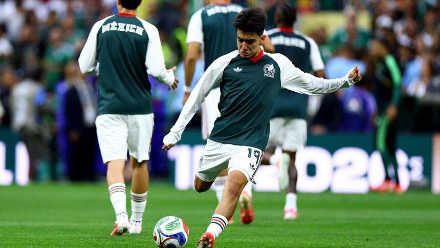 gil mora segundo jugador mas joven titular en fase final Gil Mora, segundo jugador más joven titular en Fase Final de un Mundial