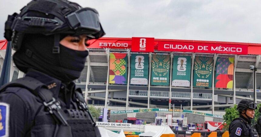 Gobierno abre temprano el Azteca por falta de acuerdo con la CNTE