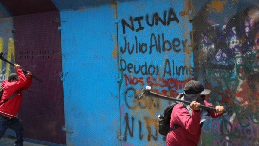 gobierno convoca a maestros para dialogo tras acusaciones de infiltrados Gobierno convoca a maestros para diálogo tras acusaciones de infiltrados.