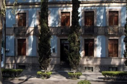 Gobierno de la CDMX genera controversia por renombrar Casa de Ramón López Velarde.