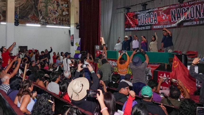 Gobierno de Sheinbaum solicita a maestros de la CNTE finalizar protesta.